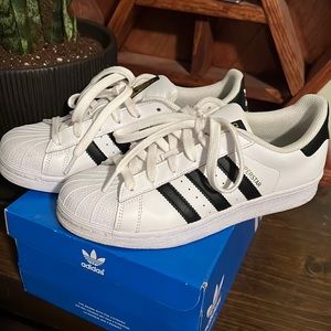 Adidas Superstar Sneakers